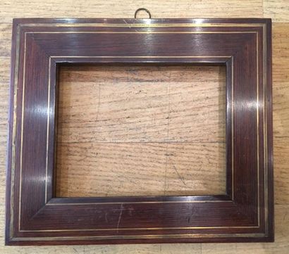 null Cadre Louis XVI en palissandre et marqueterie de laiton 18 x 14cm -
Profil:...