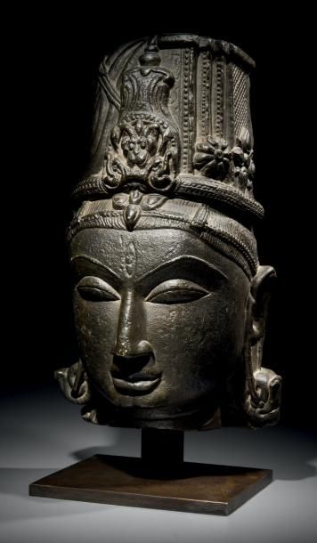 INDE - Époque Pala, XIe - XIIe siècle Importante tête de Harihara en phylite noire,...