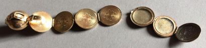 null Petit pendentif boule en or jaune (750/1000) ? dépliant, composé de 8 médaillons...