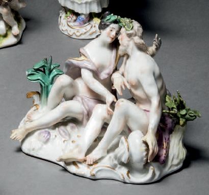 MEISSEN Groupe en porcelaine à deux figures allégorie d'un fleuve, à décor polychrome.
Marqué:...