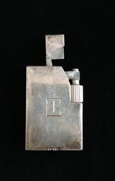 null DUNHILL Briquet en argent (800/°°)
Pas en état de marche