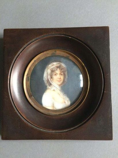 null Ecole française du XIXe siècle Portrait de femme en buste, de profil vers la...