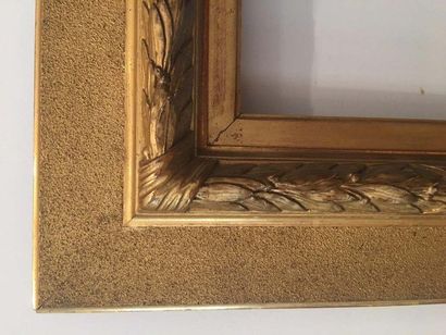 null Cadre Napoléon III en bois doré La vue : 37 x 22,5 cm Profil : 9,5 cm