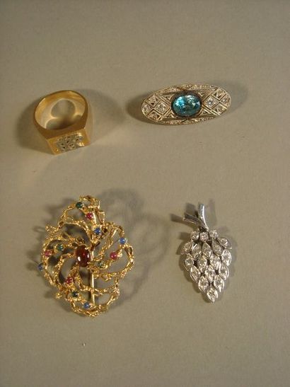 null Lot: -Broche 14k ornée de diamants et pierre turquoise (contrôle).
Poids Brut:...