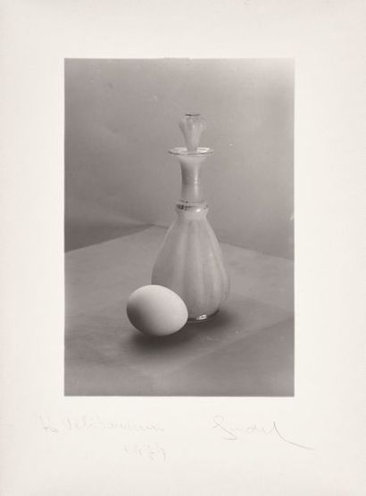 null Composition avec oeuf et flacon (Still life with egg and perfume bottle), 1950-1954
Épreuve...