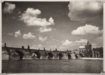 null Envoi de Prague, 1970-1972: Vues de Prague (Pont Charles et chevet de la cathédrale),...