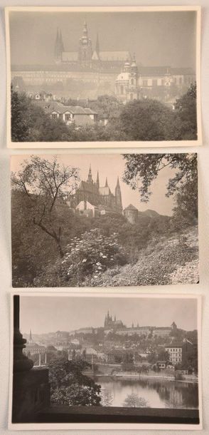 null Envoi de Prague, 1950: Hradcany (château et cathédrale) vues de plusieurs perspectives...
