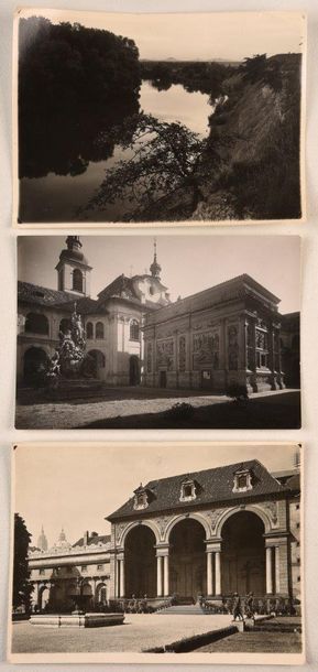 null Envoi de Prague, 1950: Hradcany (château et cathédrale) vues de plusieurs perspectives...