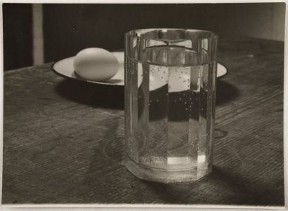 null Composition avec oeuf, assiette et verre (Egg on plate and glass), 1950-1954
Épreuve...