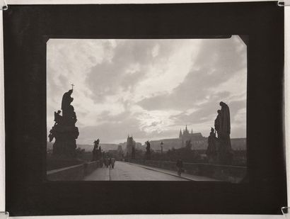 null Le pont Charles en regardant le Château, et regardant vers Mala Strana, (Charles...