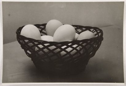null Composition avec oeufs et panier (Eggs in basket), début des années 1950
Épreuve...