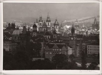 null Vues de Prague formant un triptyque (Views of Prague forming a triptych), 1962
Trois...