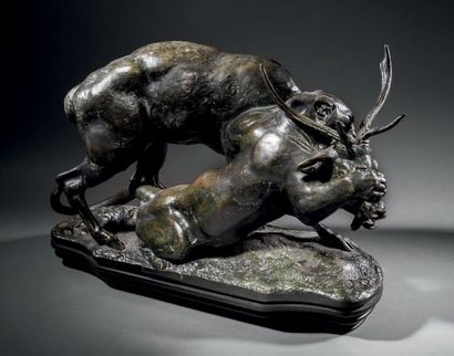 Antoine-Louis BARYE (1795-1875) Panthère saisissant un cerf (terrasse avec profil)
Bronze...