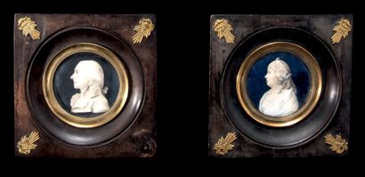 Edme QUENEDEY (1756-1930) Deux portraits figurant un couple de personnages, en buste...
