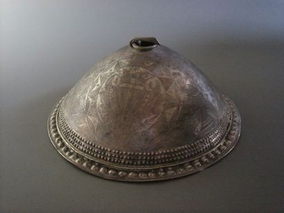 null Elément de parure, Maroc (?) Argent D. 22 cm Poids brut : 374 gr 
Ample dôme...
