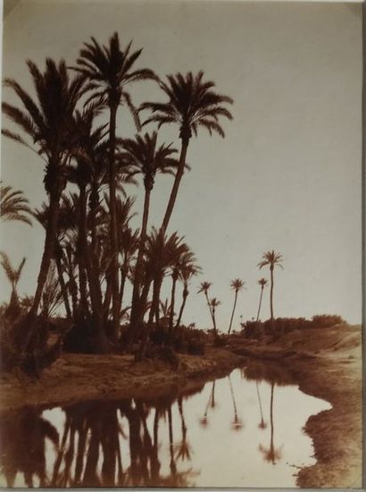 null 41 photographies - Léon & Lévy – G. W. Wilson – J. Valentine – A. Cavilla –...