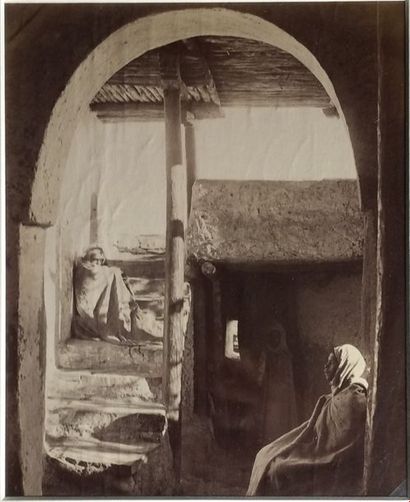 null 12 photographies - G. W. Wilson - J. Valentine - V. Hell & Cie - A. Cavilla

Maroc,...