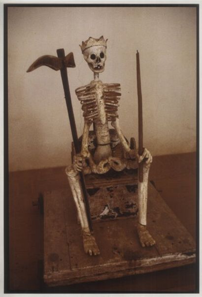 MARTIN André COMPOSITION MACABRE. Mexique. 1985 ; 40 x 27 cm. Tirage sibachrome d'époque...