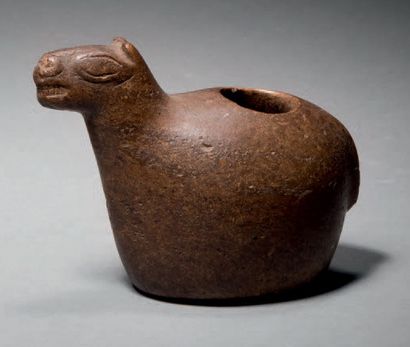 null PETIT BOUGEOIR EN FORME DE LAMA CULTURE INCA, PÉROU 1450-1533 APRÈS J.-C.
Pierre...