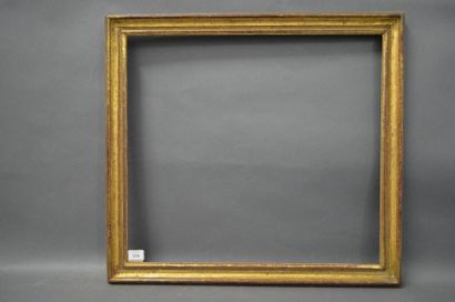 null BAGUETTE en bois mouluré et doré.
Époque Louis XV.
48,8 x 54,2 cm - Profil:...