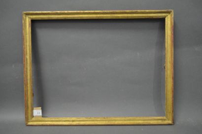 null BAGUETTE en bois mouluré et doré.
Époque Louis XVI.
35,3 x 47,8 cm - Profil:...