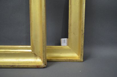 null PAIRE DE GORGES en bois mouluré et doré.
Début du XIXe siècle.
44,6 x 56,6 cm...