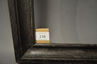 null DEUX BAGUETTES en bois mouluré et noirci.
XIXe siècle.
32 x 42,5 cm - Profil:...