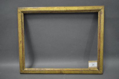 null BAGUETTE plate en bois mouluré et doré.
Époque Louis XVI.
25,5 x 33,3 cm - Profil:...