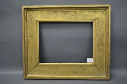 null CADRE en chêne mouluré et doré.
Circa 1890.
25,5 x 34 cm - Profil: 10 cm (5...