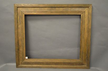 null CADRE en chêne mouluré et doré dit Whistler.
Circa 1880.
58,7 x 72,2 cm - Profil:...