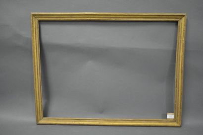null BAGUETTE en chêne mouluré et doré.
Époque Louis XV.
54,1 x 74,6 cm - Profil:...