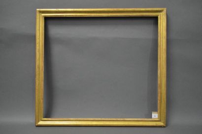 null BAGUETTE en bois mouluré et doré.
Provence, XVIIIe siècle (usures).
49,7 x 56...