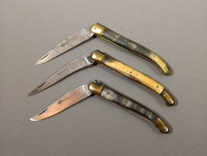 null LAGUIOLE - ARBALETE G. DAVID 

Ensemble de trois couteaux pliants anciens, dont...