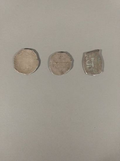 null Ensemble de 3 pièces de 8 reales Frappées au nom Philippe III d Espagne pour...