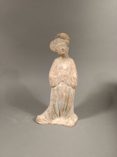 null CHINE - FAT LADY Terre cuite H. 33 cm.