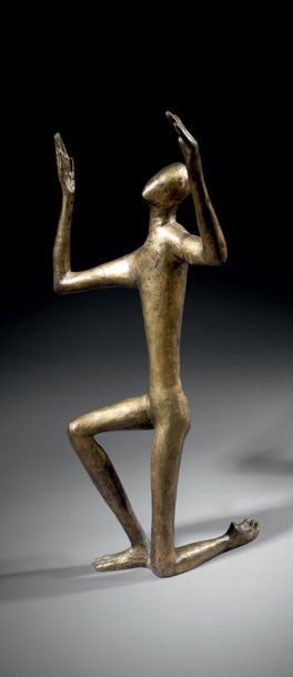 Maxime ADAM-TESSIER (1920-2000) 
Homme agenouillé
Sculpture en bronze doré
Porte...