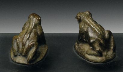 DIEGO GIACOMETTI (1902-1985) Les grenouilles, vers 1970 Bronze à patine verte Sur... Gazette Drouot