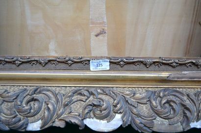 null Cadre en bois et stuc doré à décor de rinceaux

XIXe siècle

44 x 36 cm - Profil...