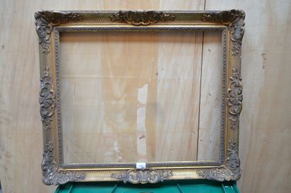 null Cadre en bois et stuc doré de style Louis XIV

Début XXe siècle

63,5 x 52 cm...