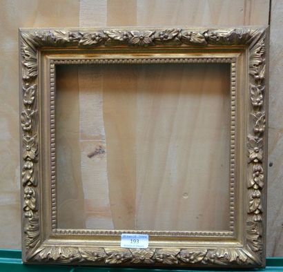 null Cadre en bois et stuc doré de style Louis XIII

XXe siècle

24 x 23 cm - Profil...