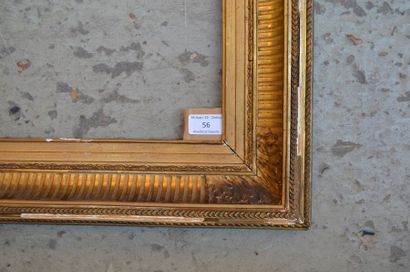 null Cadre a canaux en bois et stuc doré

XIXe siècle (accidents)

47 x 68,4 cm -...