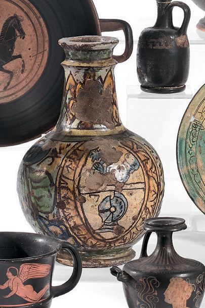 null Quatre céramiques persanes
XIIe-XIVe siècles et plus tardif
En céramique siliceuse...
