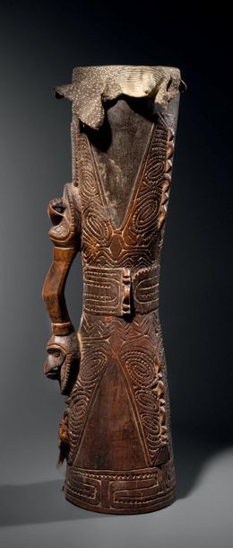 null Petit tambour du Sépik, Iatmul, Nouvelle Guinée
Époque présumée: vers 1920
Bois,...