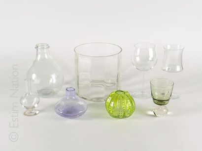CRISTALLERIE Mixed set of glasses, decanters or crystal vases including:
- 3 Paul...