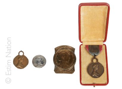 MÉDAILLES Médaille de la Reine Elisabeth
Insigne en bronze à patine brune figurant...