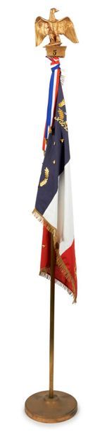 ETENDARD NAPOLEONIEN Napoleonic standard made up of the imperial eagle in wood and...