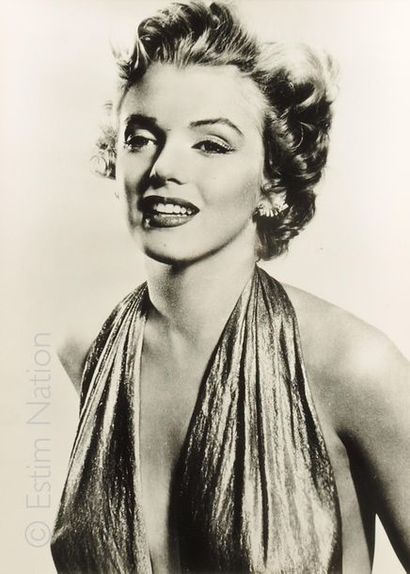 MARYLIN MONROE Marylin Monroe, épaules dénudées (vers 1950)
Photographie argentique,...