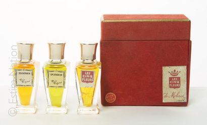 DE MOLINES DE MOLINES "Les Cinq Fleurs" 
Coffret comprenant 3 flacons, parfum "Souverain,...