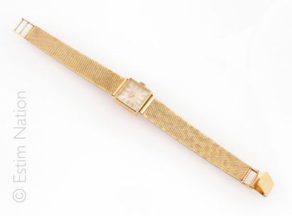 OMEGA Montre bracelet de dame en or jaune 18K (750/°°) boitier carré fond clipsé...