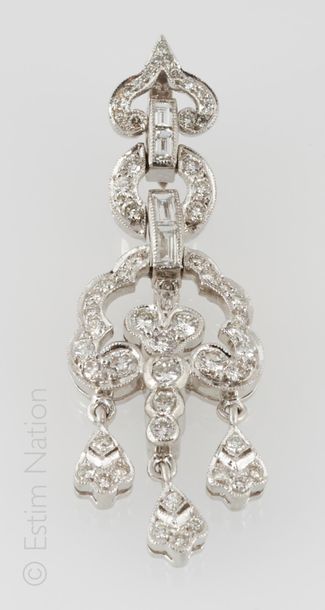 Pendentif diamants Articulated 18K (750/°°) white gold pendant holding in pendants...